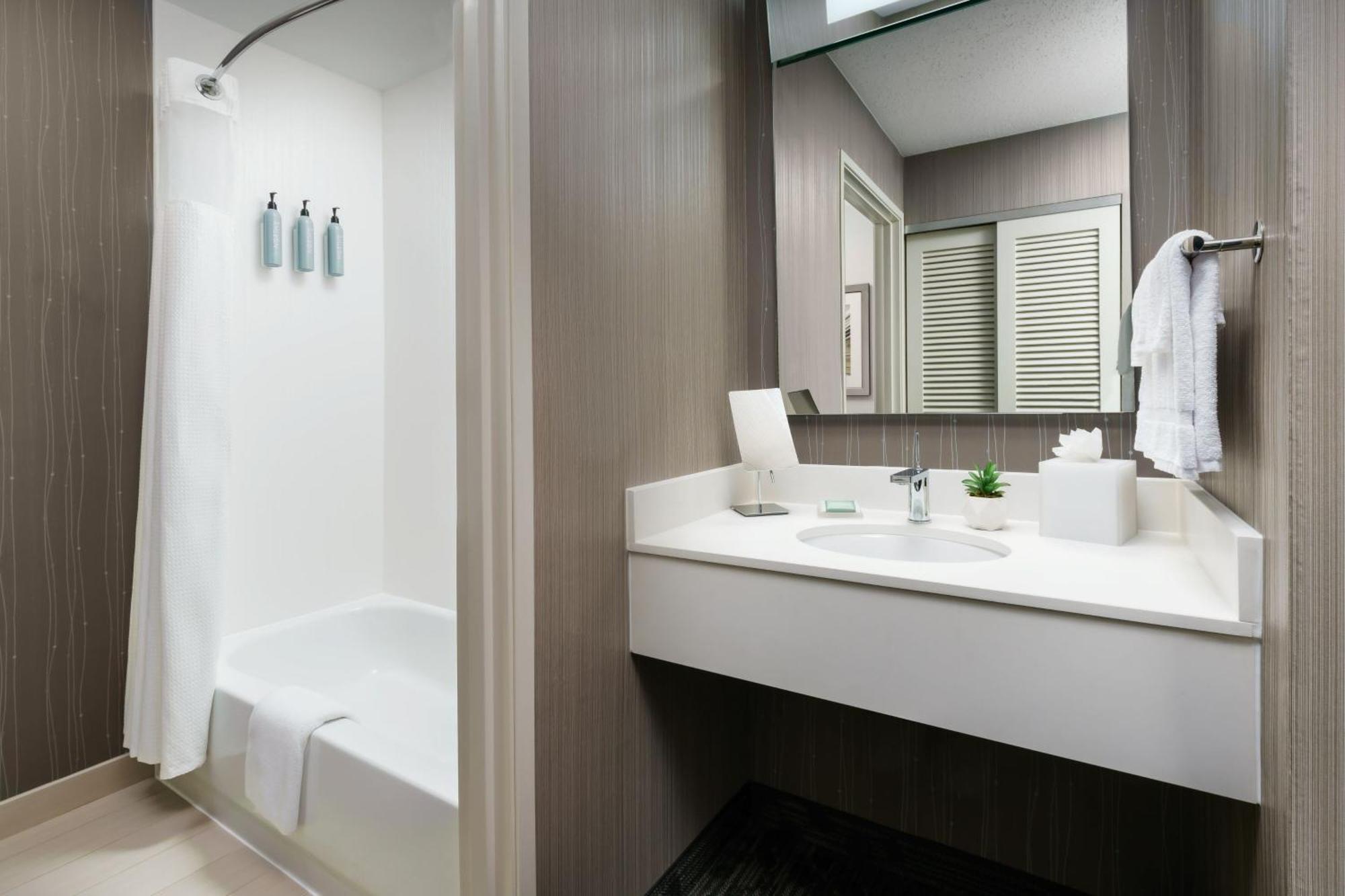 Courtyard By Marriott Dallas Lewisville Eksteriør billede